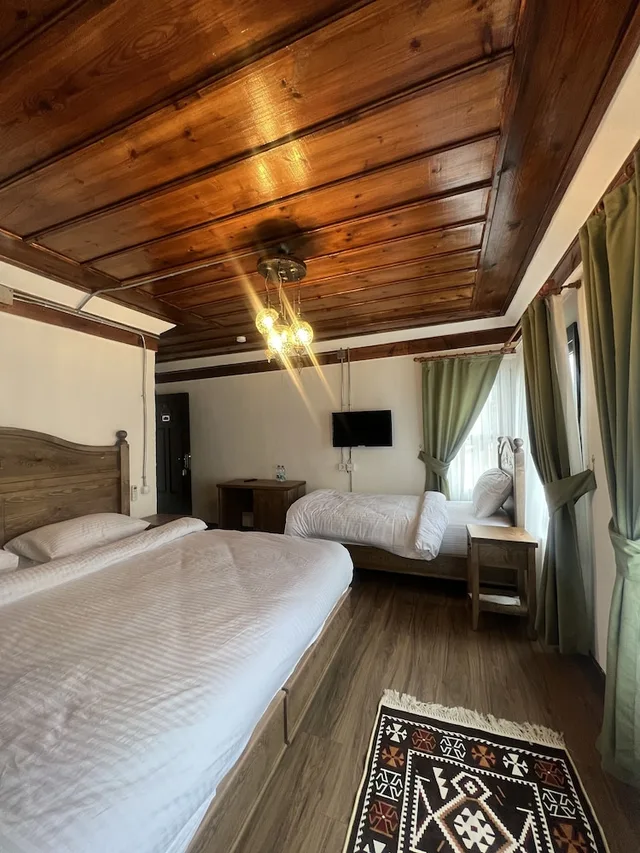 Executive, Quadruple, Double and Twin Beds, Ziyabey Konagi 1/2
