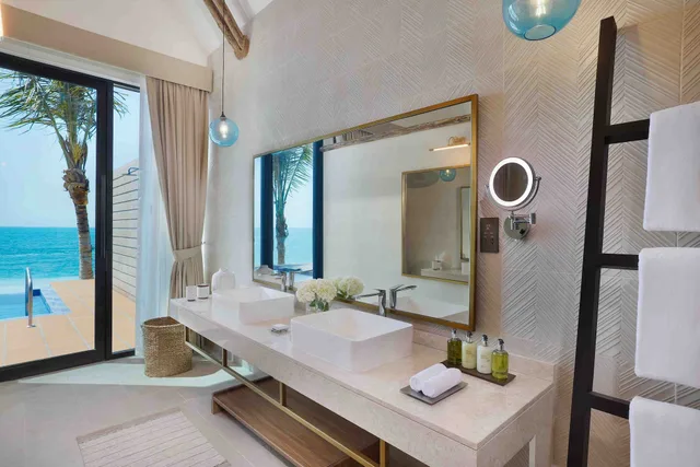 1 Bedroom, Anantara, Beach Pool, Sunset, Villa, King Bed، Anantara World Islands Dubai Resort 4/4