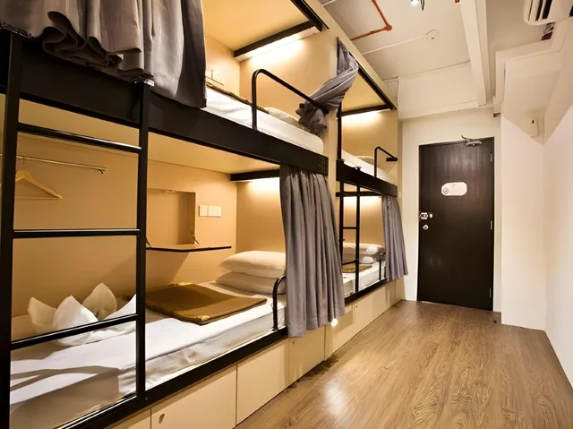 Capsule, Female Only, Single, Shared Bathroom, No Window، 7 Wonders Hostel 1/1