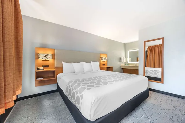 غرفة بسرير كينج وسرير كوين، Suburban Studios Branson On The Strip 3/5