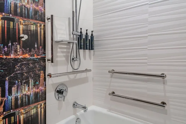Suite, 2 Queen Beds, Accessible, Aloft Dallas Arlington 3/3