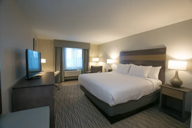 Standard, King Bed, GrandStay Hotel & Suites Cannon Falls 5/9
