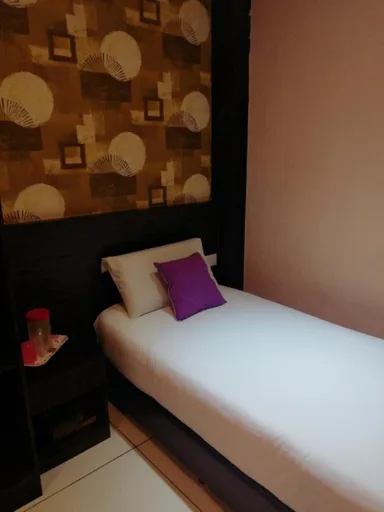 غرفة مفردة، Remember Hotel 1/4