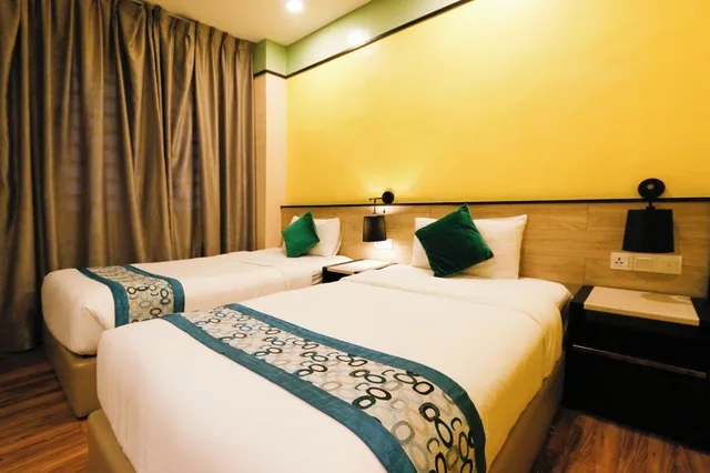 غرفة قياسية بسريرين منفصلين، Swing & Pillows at Golden Roof Hotel Seri Iskandar, Ipoh 2/5