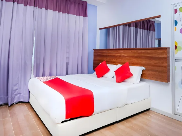 Suite Triple, Oyo 768 Fajar Baru Boutique Hotel 1/2