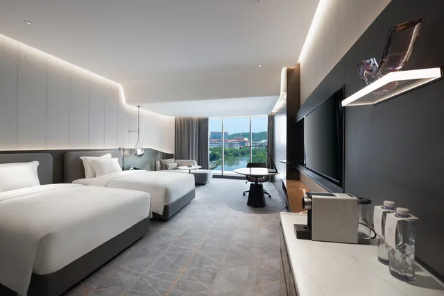 غرفة قياسية بسريرين منفصلين، CROWNE PLAZA WUHAN OPTICS VALLEY 2/2