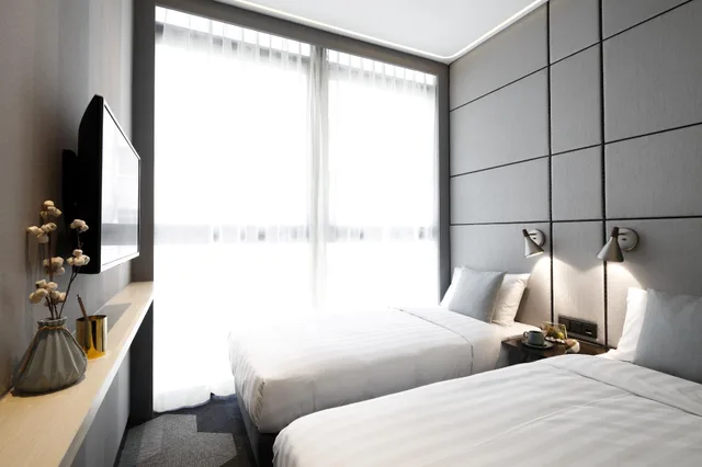 Grand, Hotel Ease Access Tsuen Wan 1/2