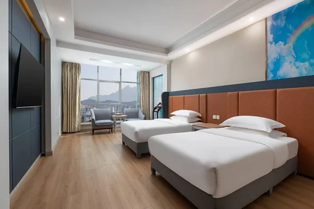 جناح بسرير كينج وسريرين منفصلين بإطلالة على الجبل، Ramada by Wyndham Zhangjiajie Tianmen Mountain 2/5