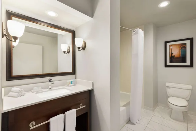 جناح بسرير كينج بمطبخ، Hampton Inn And Suites New Orleans Conv Center 1/1