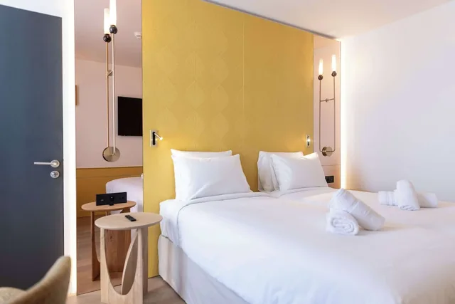 Standard, Double Bed, Kyriad Prestige Asnieres-Sur-Seine 1/10