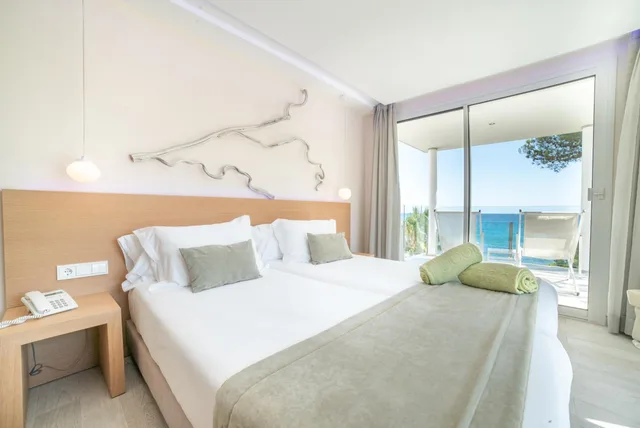غرفة بسرير مزدوج بإطلالة على البحر، Melbeach Hotel and Spa 7/10