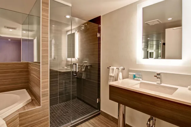 غرفة بسرير كينج، Hampton Inn & Suites by Hilton Calgary-Airport 3/3
