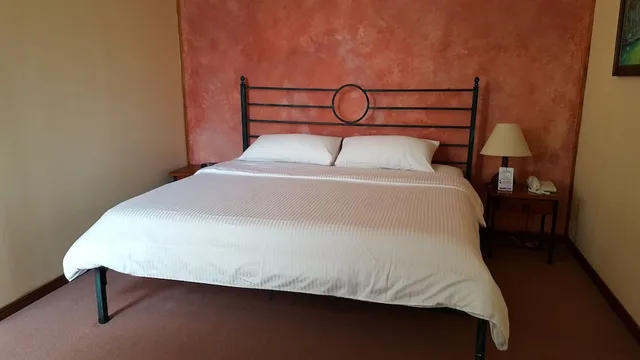 Master, Suite, King Bed, Hot Tub، Fleur De Lys Hotel 4/5