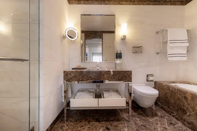 غرفة ديلوكس بسرير مزدوج، Melia Genova 8/10