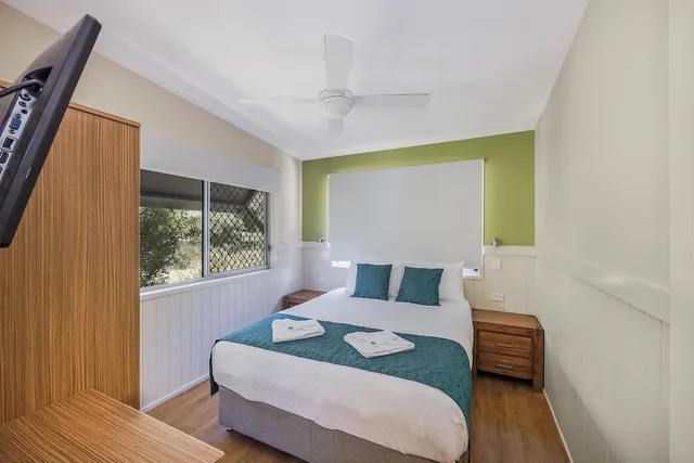 كابينة سوبيريور بأسرّة بطابقين وسرير كوين، Reflections Holiday Parks Scotts Head 1/3