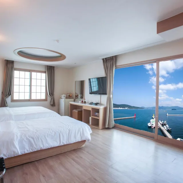 غرفة ديلوكس ثلاثية بإطلالة على البحر، Bay Resort Tongyeong 2/5