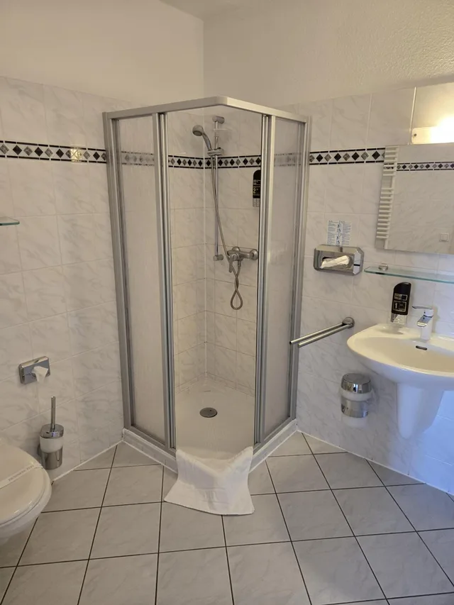Room, Double Bed, Small, Hotel Zur Goldenen Sonne 3/3