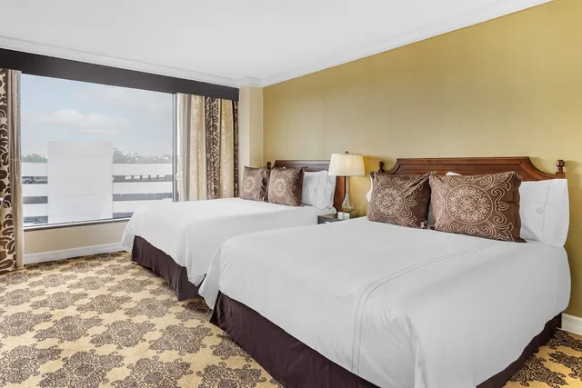 غرفة سيغنتشر بريميير بسريرين كوين بإطلالة على المدينة، Omni Houston Hotel 4/10