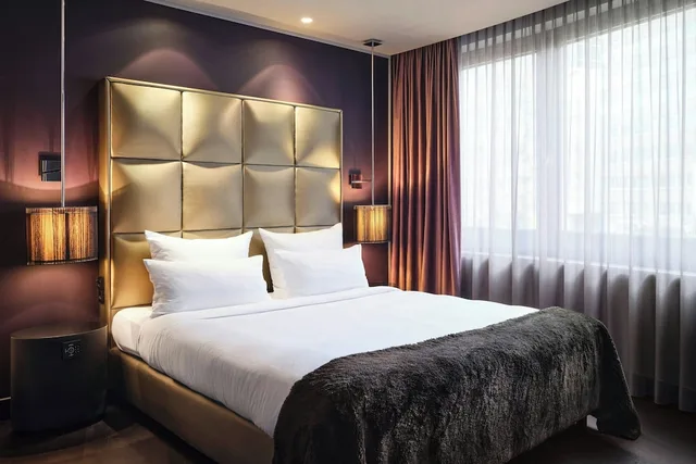 جناح سوبيريور بسرير كينج، Roomers Frankfurt Central, Autograph Collection 1/5