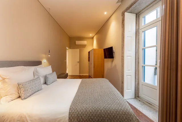 2 Bedrooms, Apartment, 1 Double and 3 Single Beds، RS Porto Historic Center 1/10