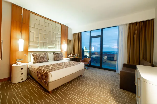 غرفة سوبيريور بسرير مزدوج، Legend Hotel Batumi 3/6