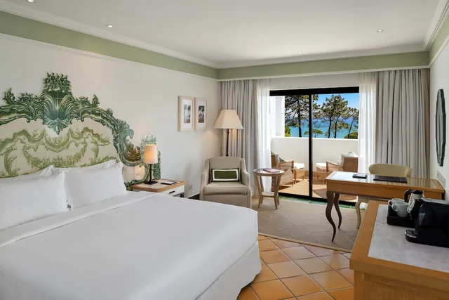غرفة ديلوكس بسرير كوين بإطلالة على البحر بشرفة، Pine Cliffs Hotel A Luxury Collection Resort Algarve 1/10