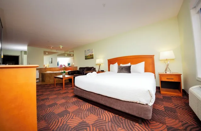 جناح استوديو بسرير كينج، Service Plus Inns and Suites Calgary 1/5