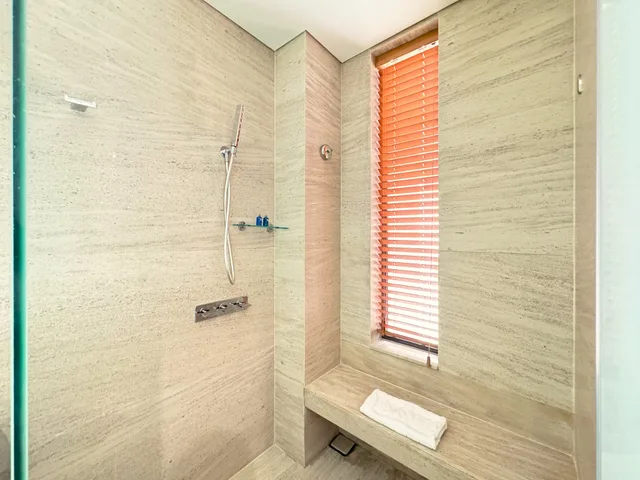 غرفة سوبيريور بسريرين منفصلين بإطلالة على المدينة، Holiday Beach Hotel Danang 3/3