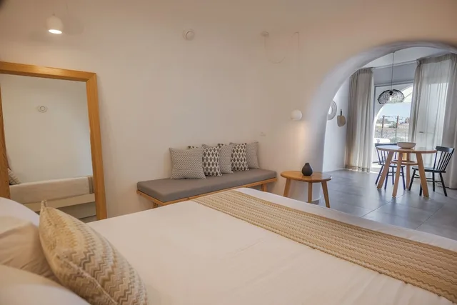 جناح كومفورت بسرير مزدوج بإطلالة على البحر بجاكوزي، Valery Suites 1/7