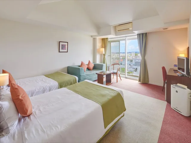 غرفة تنفيذية في طابق مرتفع، Hotel Yugaf Inn Okinawa 1/10