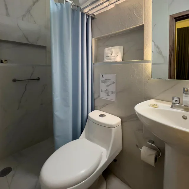 غرفة كومفورت ثلاثية، Hotel Principal 3/3