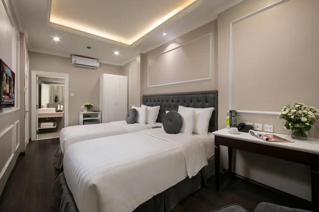 غرفة ديلوكس بسرير كينج، Flora Centre Hotel & Spa 2/5