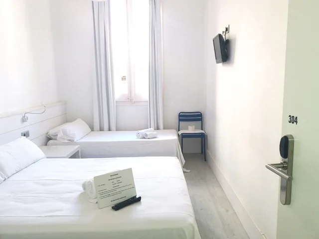 غرفة بسرير مزدوج، Dingdong Express Hostel 3/10