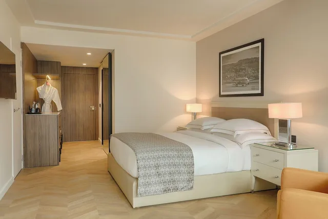 Executive, King Bed, Movenpick Hotel Beirut 7/10