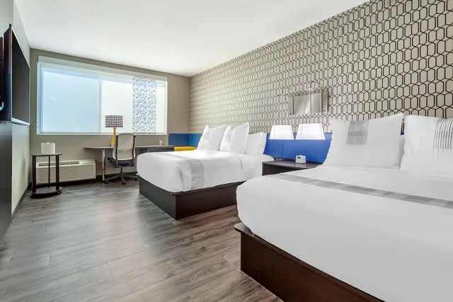 Standard, 2 Queen Beds, Accessible, Glo Best Western Dawley Farms In Sioux Falls 4/10