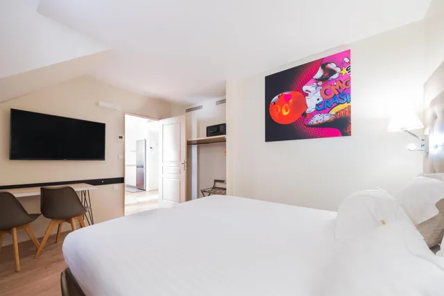 Apartment, Queen Bed, Sofa, Washing Machine, Balcony, Kitchenette, Large، Best Western Hotel du Chateau Maisons Laffitte 2/4