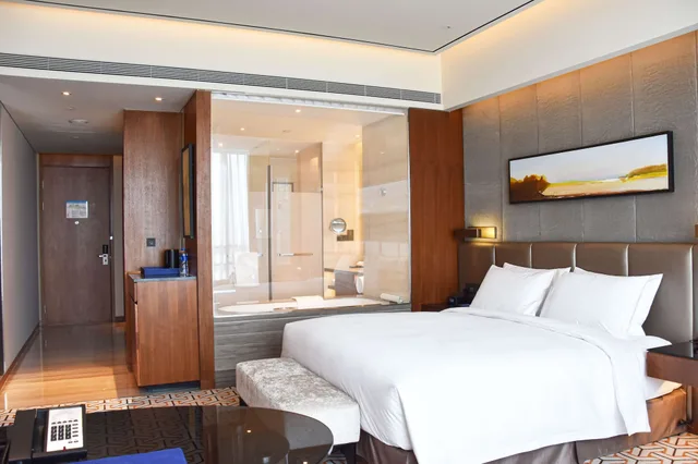 غرفة سوبيريور بسرير كينج، Radisson Blu Zhengzhou Huiji 2/3