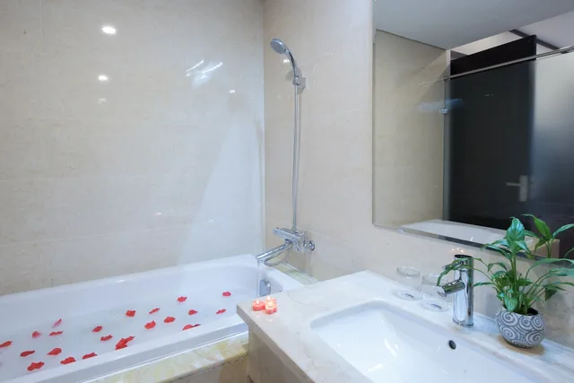 Opera, Suite, Queen Bed، Thang Long Opera 5/5