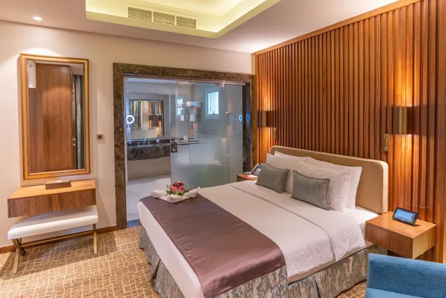 Standard, Century Hotel Doha 2/2