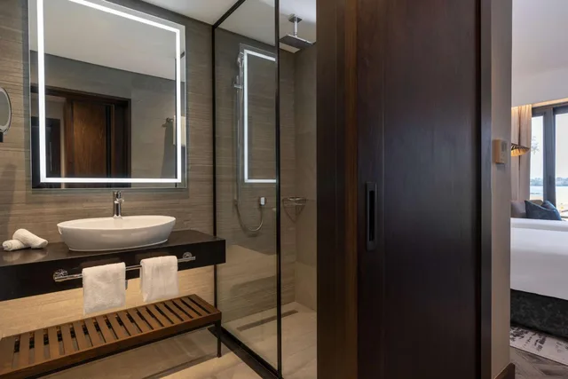 جناح بشرفة، Radisson Blu Mosi-oa-Tunya Livingstone Resort 4/4