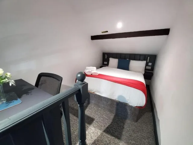 Suite, 2 Double Beds, Balcony, Trivelles Regency Nottingham 4/7