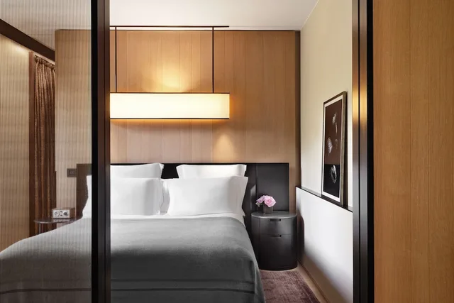جناح ديلوكس بإطلالة على الحديقة بغرفة نوم واحدة، Bulgari Hotel Milano 6/9