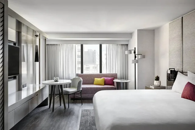 غرفة بسرير كينج في طابق منخفض، San Francisco Marriott Marquis 2/7