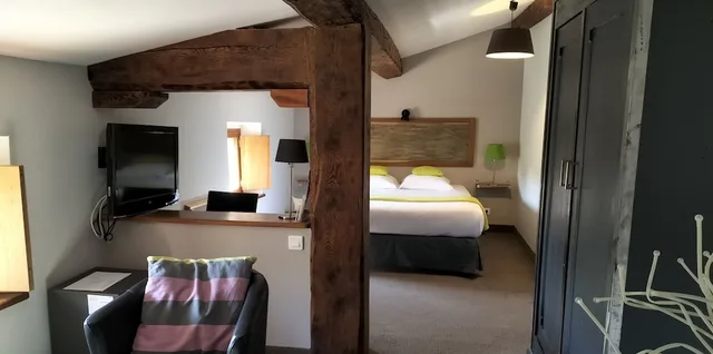 غرفة ديلوكس بسرير كوين، HOTEL CHATEAU DE PALAJA 10/10