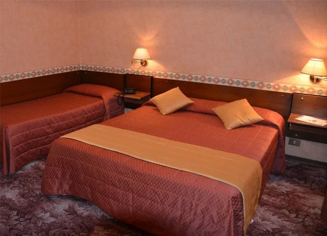 غرفة رباعية، Hotel Milano 2/3