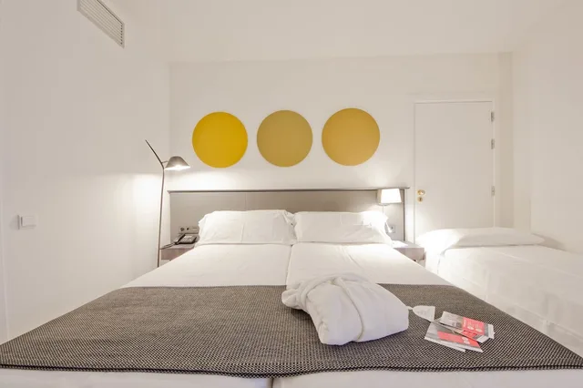 غرفة ثلاثية بثلاثة أسرّة بمطبخ، Aparthotel Atenea Valles 1/8