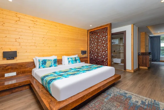Deluxe, Suite, Double Bed, Yashshree Sanderling 7/10