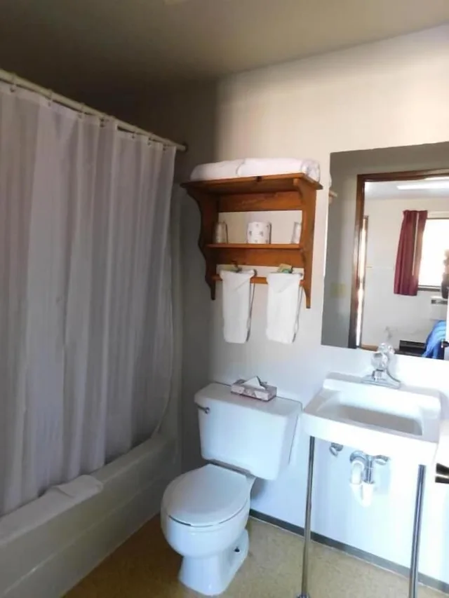جناح بسريرين كوين بمطبخ صغير، Packwood Inn 4/4