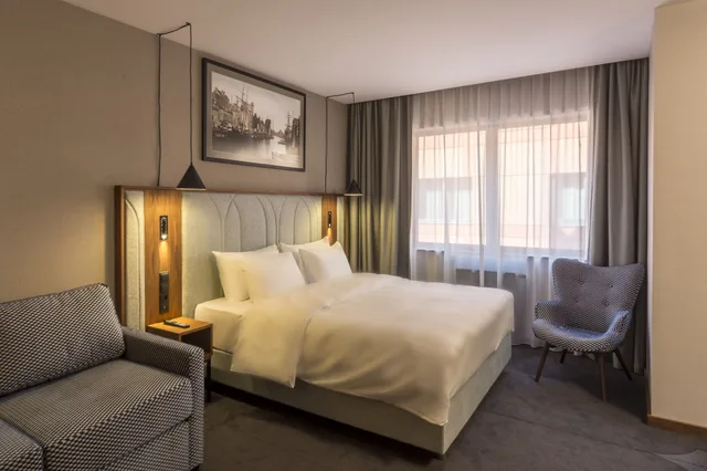 غرفة عائلية بسرير كوين بإطلالة على النهر، Radisson Hotel And Suites Gdansk 4/7