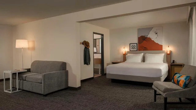 جناح بسرير كينج، Spark by Hilton Houston Bush Intercontinental Airport 2/3